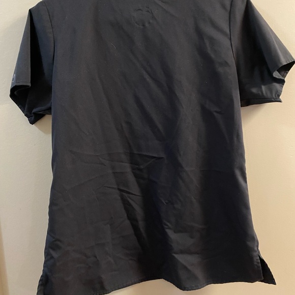 Scrub top - Picture 2 of 3